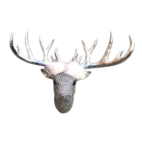 Rhinestone-Encrusted Silver Deer Head Wall Decor With Faux Fur Accents - Picture 3 of 6